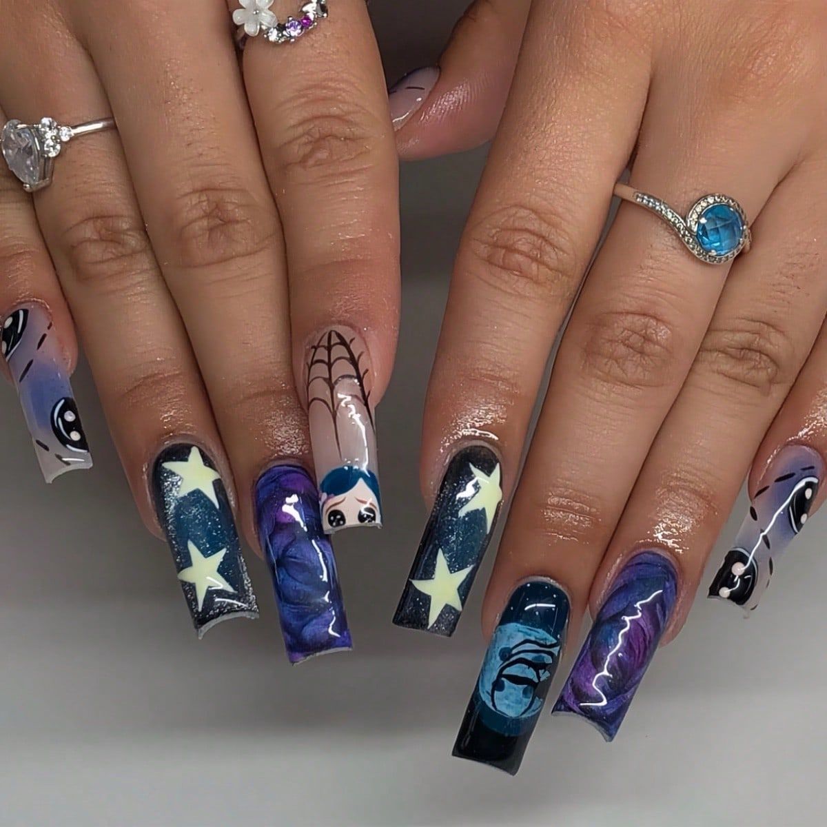 Nail Art Press On - أظافر زائفة جرافيتي قابلة للفصل ،