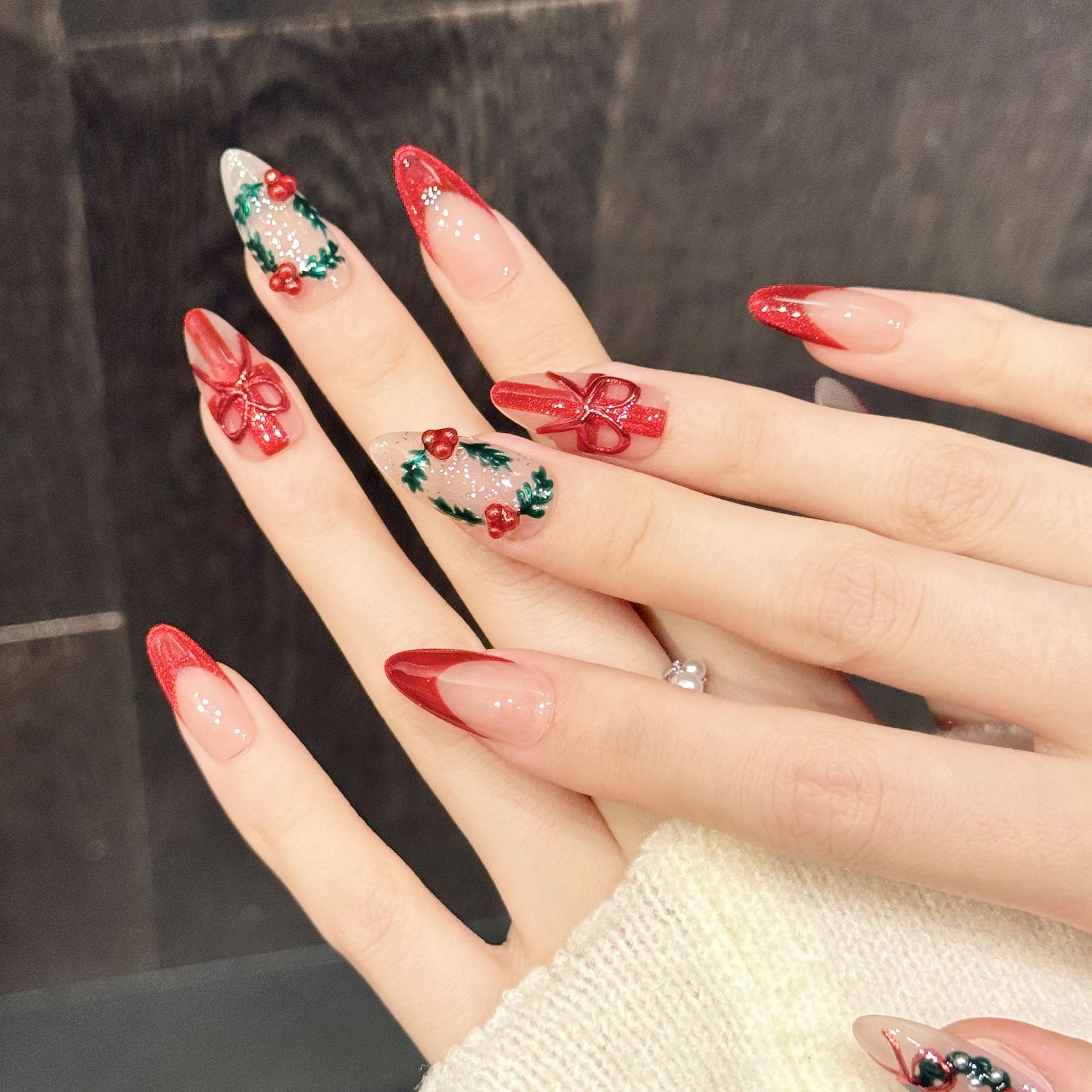 10 قطعة عيد الميلاد الأحمر عار - مراجعة Nail Art Press On وسعره